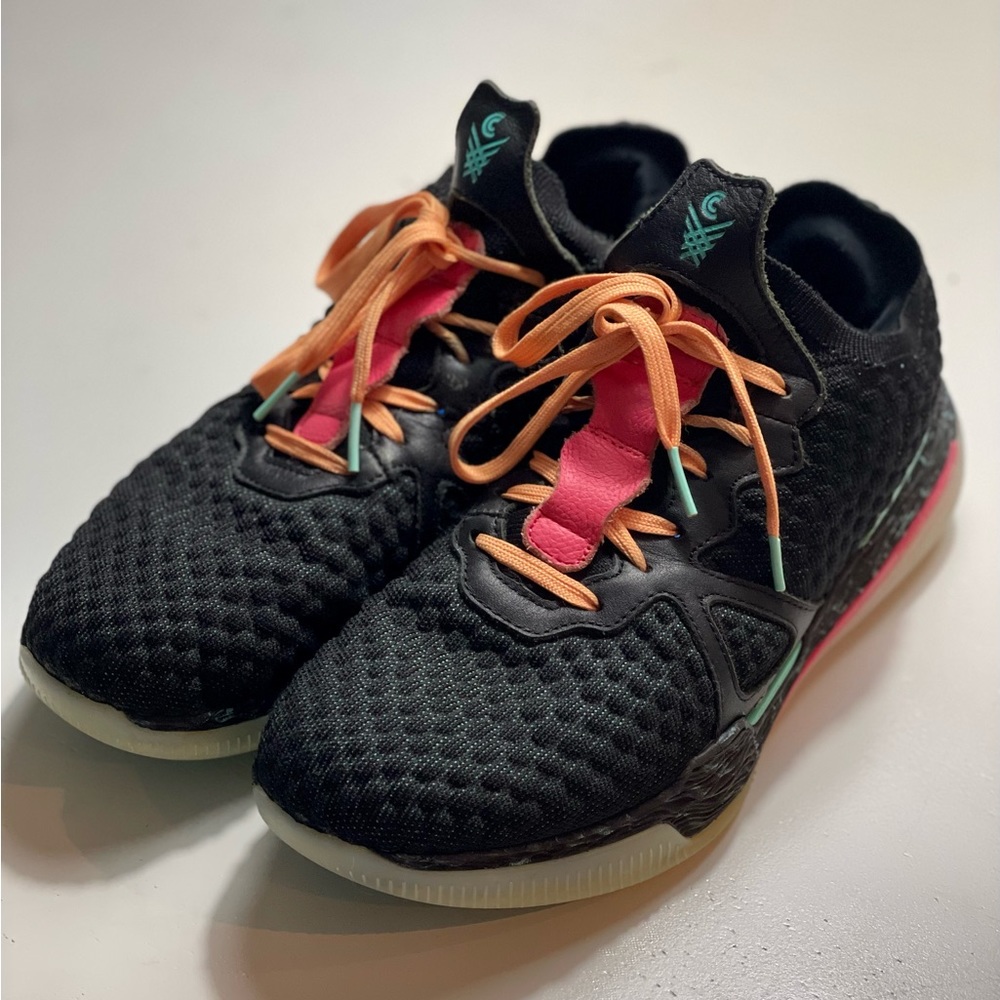 Crossover Culture, Tennis/Basketball Athletic Sneakers, Men’s Sz 9. Great Cond